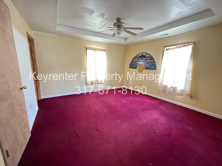 1027 E 4th St — Photo 15