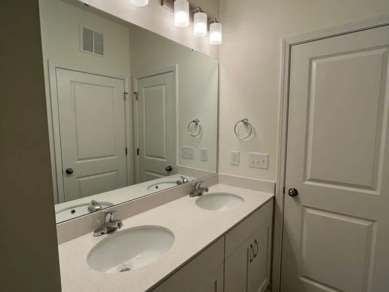 1417 Creekfront Dr — Photo 11