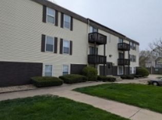 908 N Broadway Ave #405-1, Urbana, IL 61801