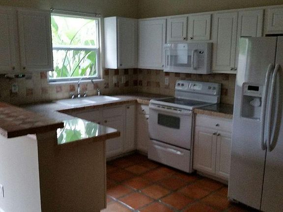5th image of 219 Leland Ln