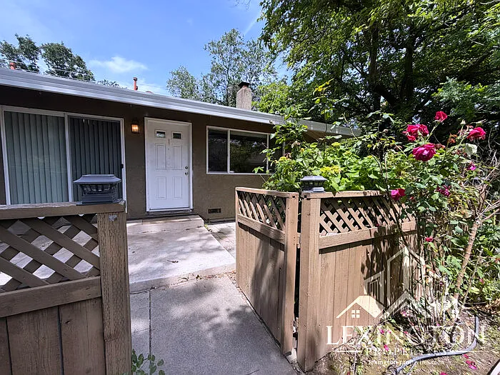 Building Photo - 5024 Bremner Way #1