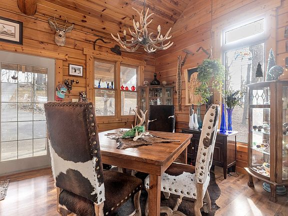 3rd image of 713 Al Henn Rd