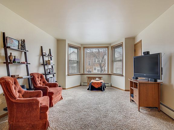 5th image of 3730 N Albany Ave