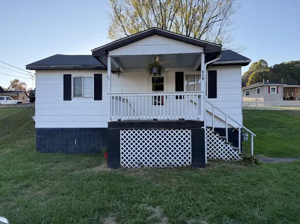 213 Wickline Ave, Sophia, WV 25921