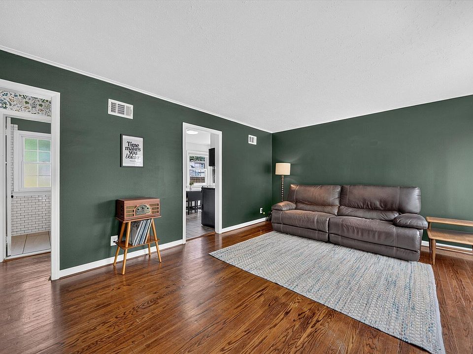 2331 Rowland Ave, photo 8