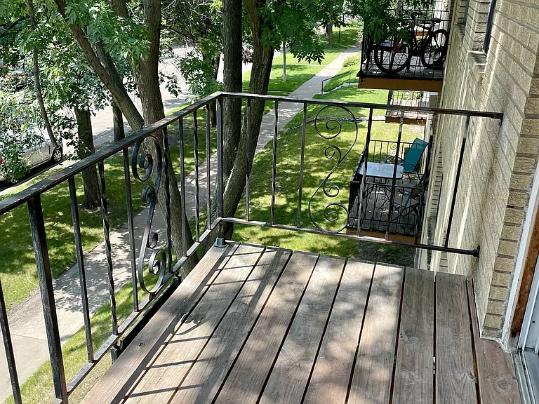 Como Lakes Apartments — Photo 3