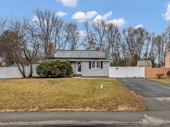 157 Spring St, East Bridgewater, MA 02333
