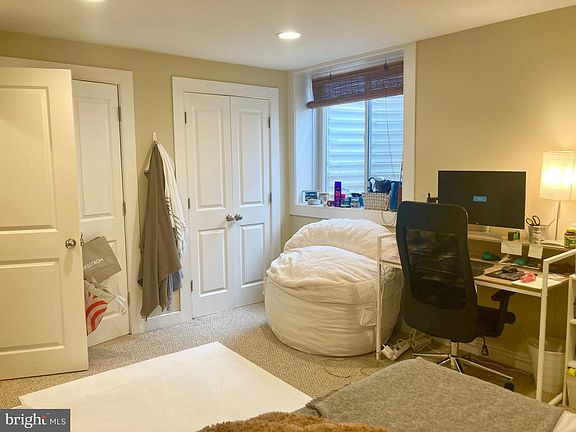 3rd image of 1605 Mount Vernon St #1