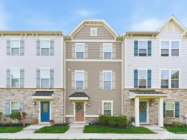 302 Bayside Ct, South Amboy, NJ 08879