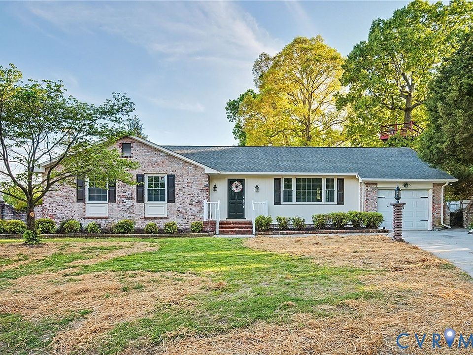 1st image of 901 Dogwood Dr