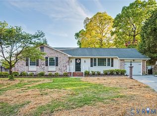 901 Dogwood Dr, Colonial Heights, VA 23834