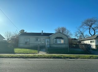 31 Croydon Rd, Amityville, NY 11701