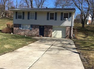 202 Bendix Dr, Coraopolis, PA 15108
