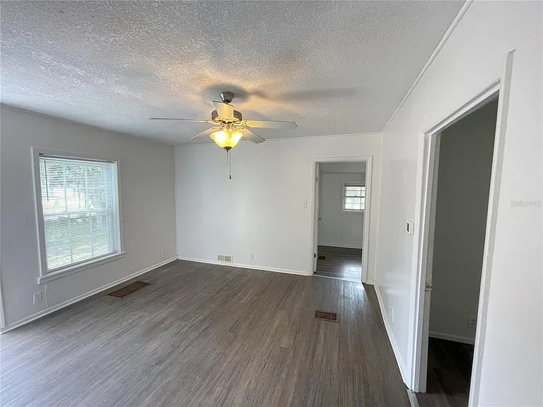 1022 Oregon Ave — Photo 9