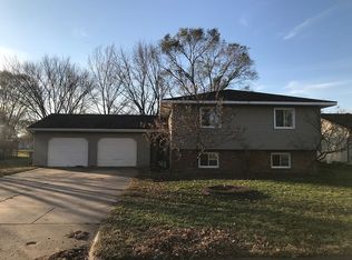 1063 Terrace Dr, Onalaska, WI 54650