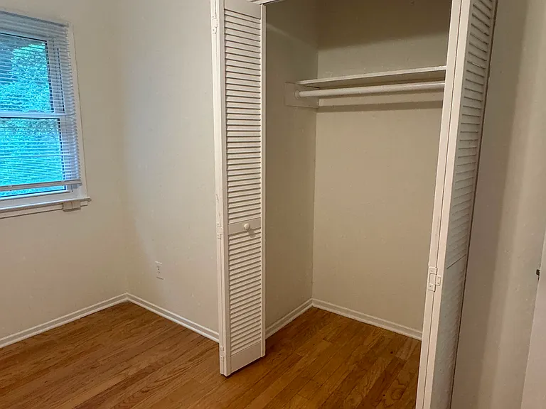 800 Kroll Ln — Photo 6