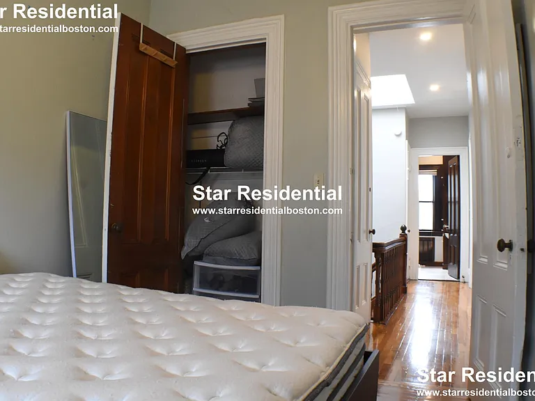 31 Fairfield St #201 — Photo 27