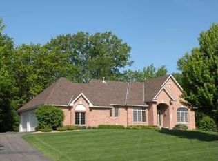 32 Mallard Rd, North Oaks, MN 55127