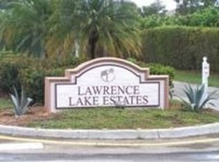 33 Lawrence Lake Dr, Boynton Beach, FL 33436
