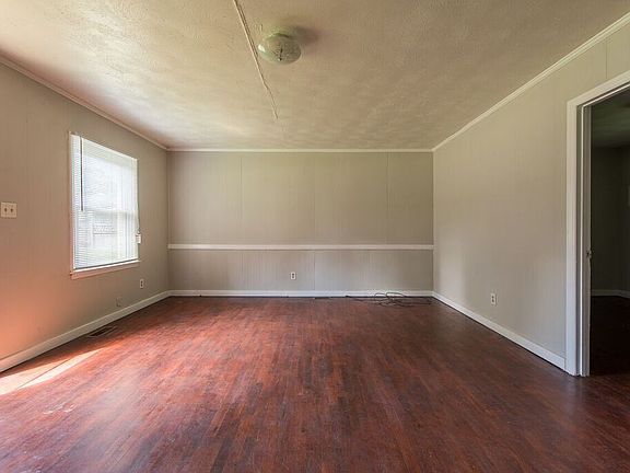 4th image of 317 Jennings St