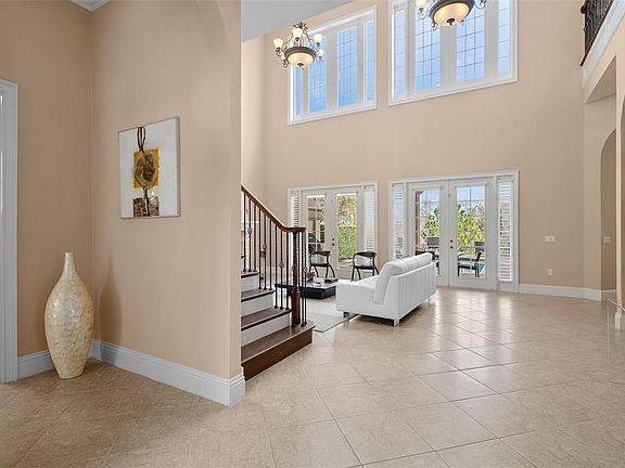 4th image of 490 Muirfield Loop