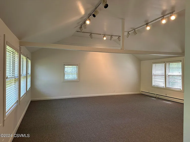 803 S Armory Dr — Photo 6