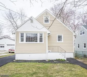 28 Chesapeake Ave, Lake Hiawatha, NJ, 07034