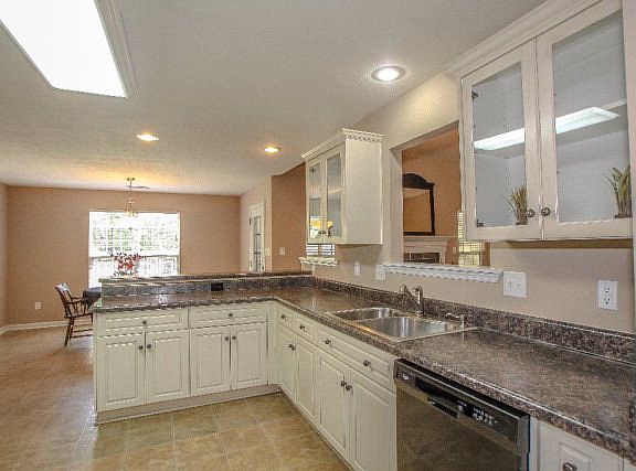 2nd image of 1190 Ackerman Dr