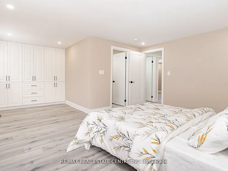35 Feltre Ave — Photo 9