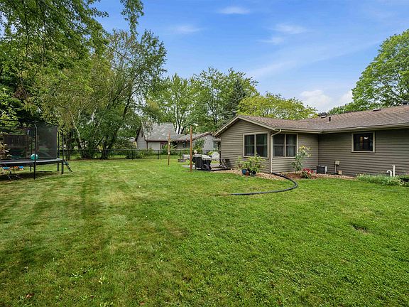 3rd image of 409 Hyland Dr