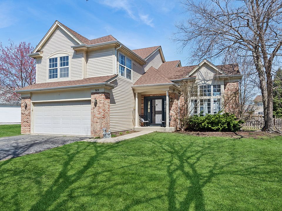 1st image of 909 Brompton Cir