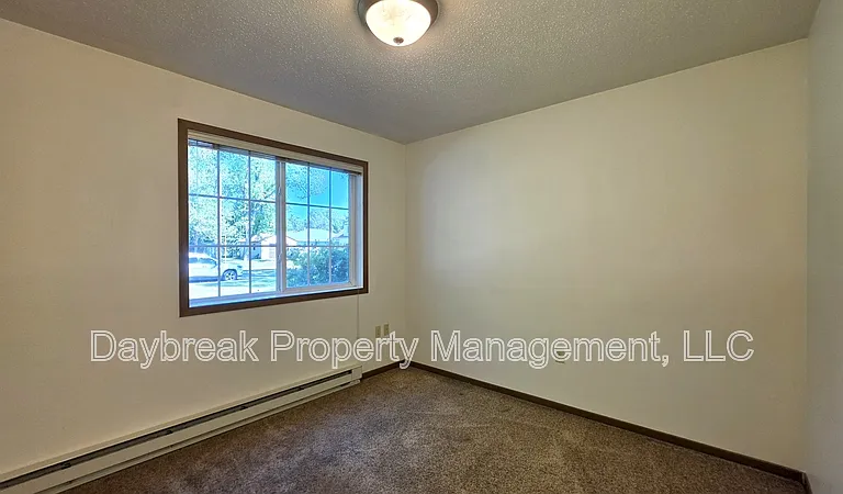 317 16th St S #5 — Photo 8