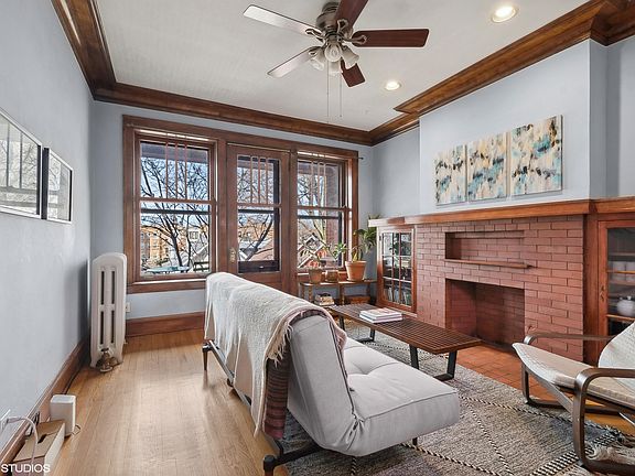 2nd image of 6255 N Greenview Ave #3