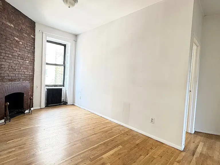 51 E 2nd St #7 — Photo 7