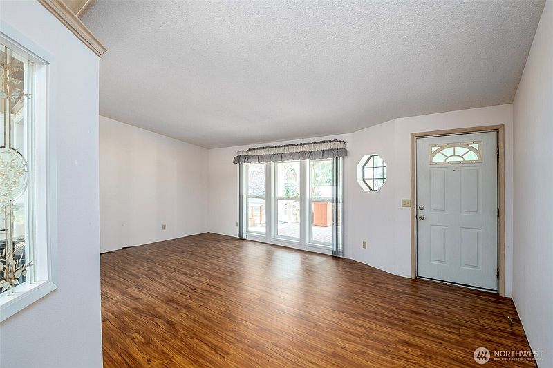 5th image of 55 Hunt Road