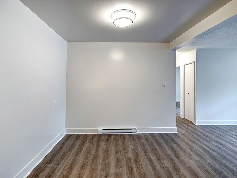 2861 Quadra St #2861 — Photo 4