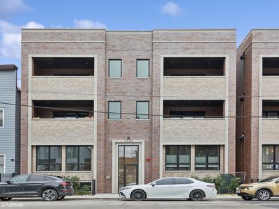 3121 N Clybourn Ave #2S, Chicago, IL, 60618