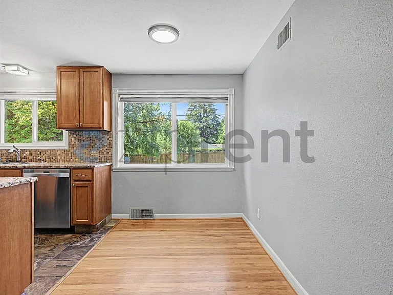 12720 SW Edgewood St — Photo 9