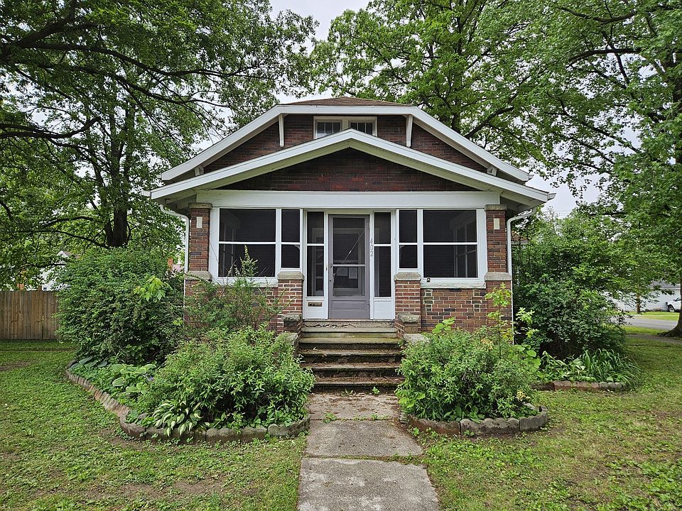 1st image of 402 E 5th St