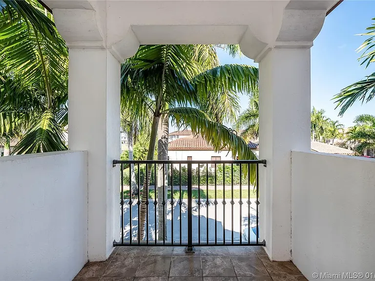 8310 NW 39th Ct — Photo 5