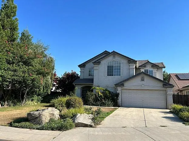 2954 E Pryor Dr