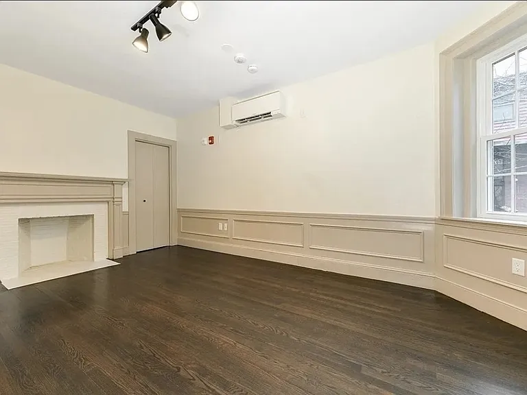 10 Dana St #14 — Photo 3