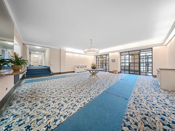 98-120 Queens Boulevard image 26 of 29