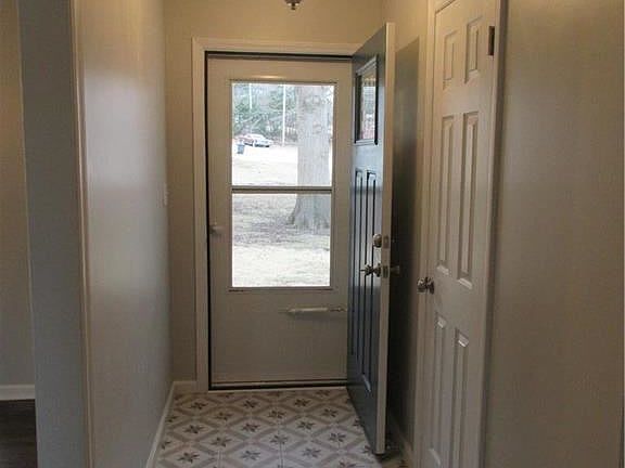 4th image of 6112 Englewood Ave
