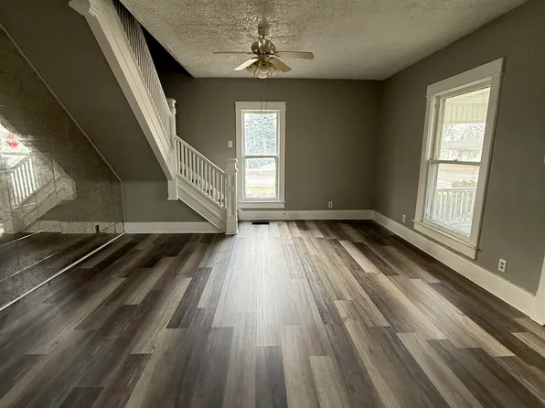 601 E Dutchess St, Walton, IN 46994