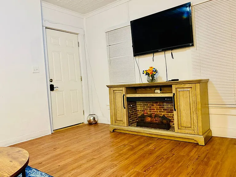 68 E Pine St #2 — Photo 2