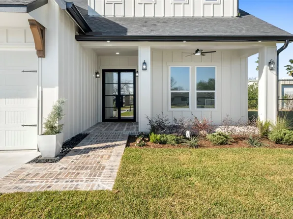 4221 Mallard Ln, Baytown, TX 77523