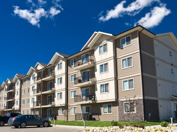 8605 Southfort Blvd, Fort Saskatchewan, AB T8L 0K2