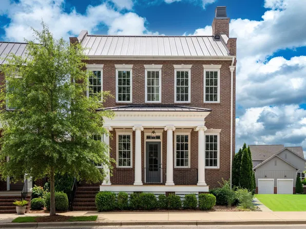 4391 Village Green Cir, Hoover, AL 35226