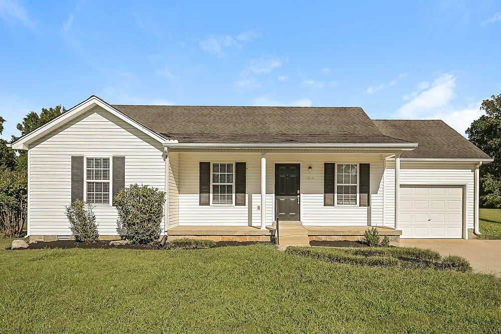 3 bed, 2.0 bath, 1219 sqft, $1,935 — Photo 1